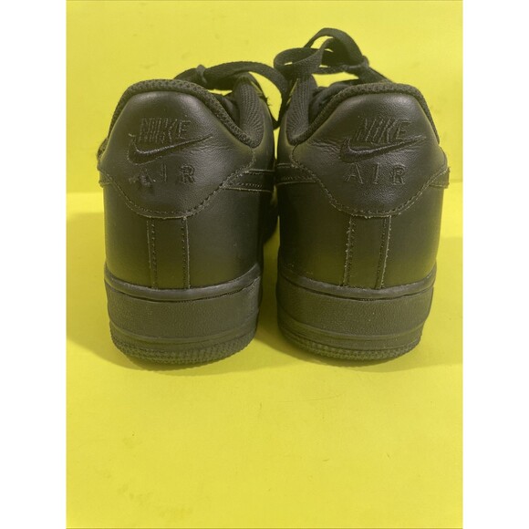 Nike Air Force 1 07 Low Triple Youth Unisex  Black  6 1/2Y Sneakers - Picture 4 of 5